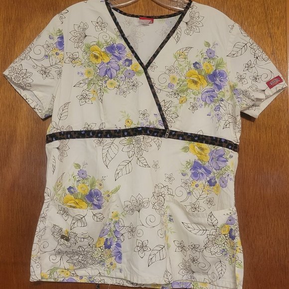 Mixed lot Scrub tops - Picture 1 of 5